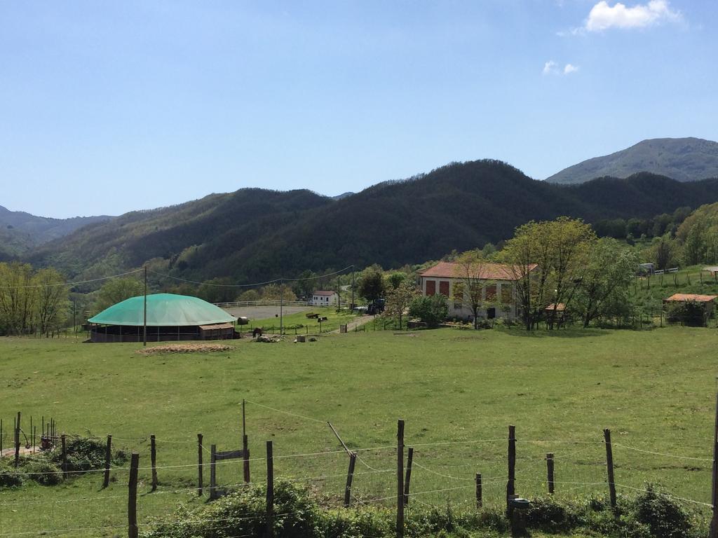Agriturismo Dei Legi San Pietro Vara Ngoại thất bức ảnh
